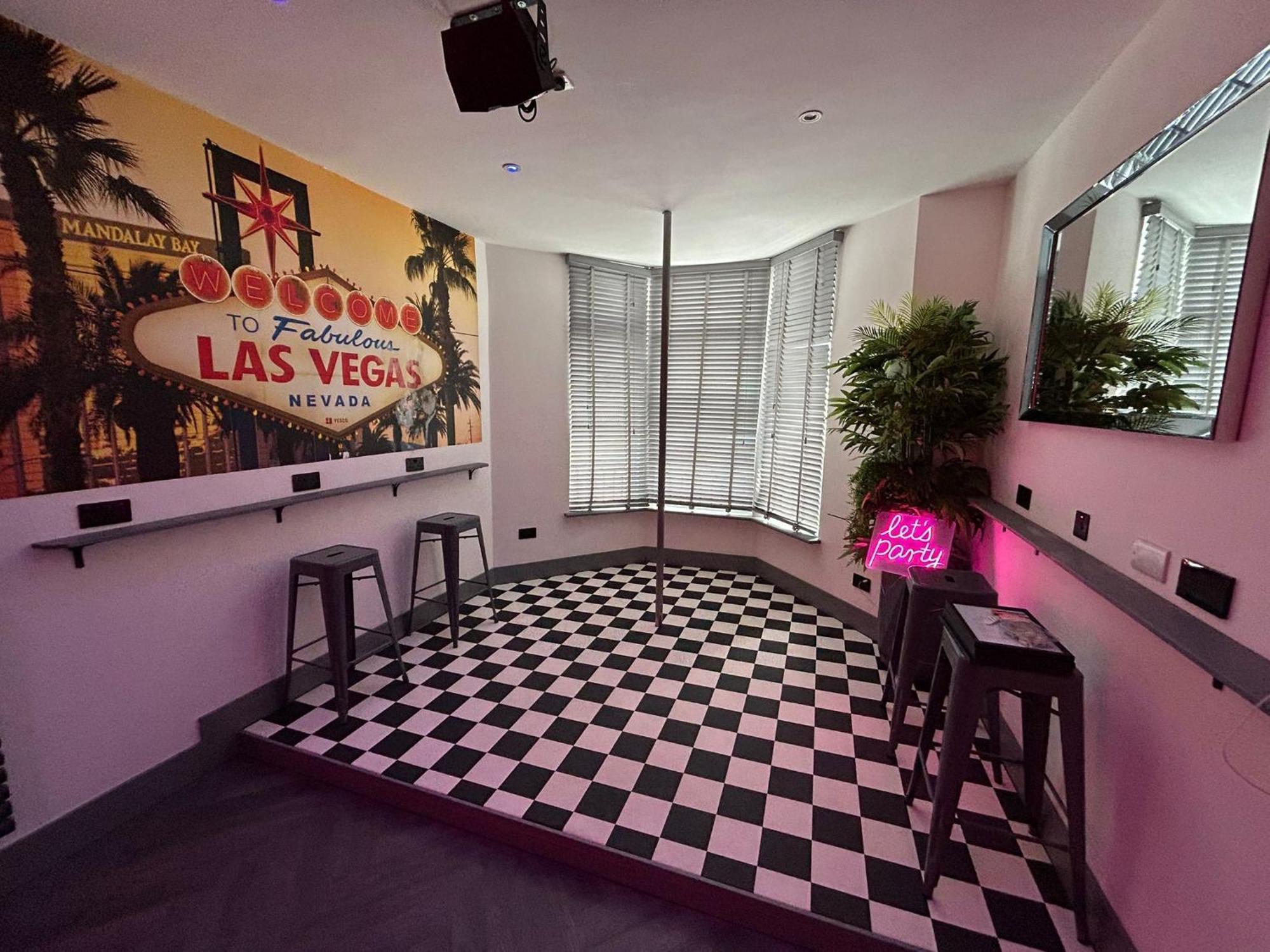 The White House Vegas Suites Blackpool Exterior photo