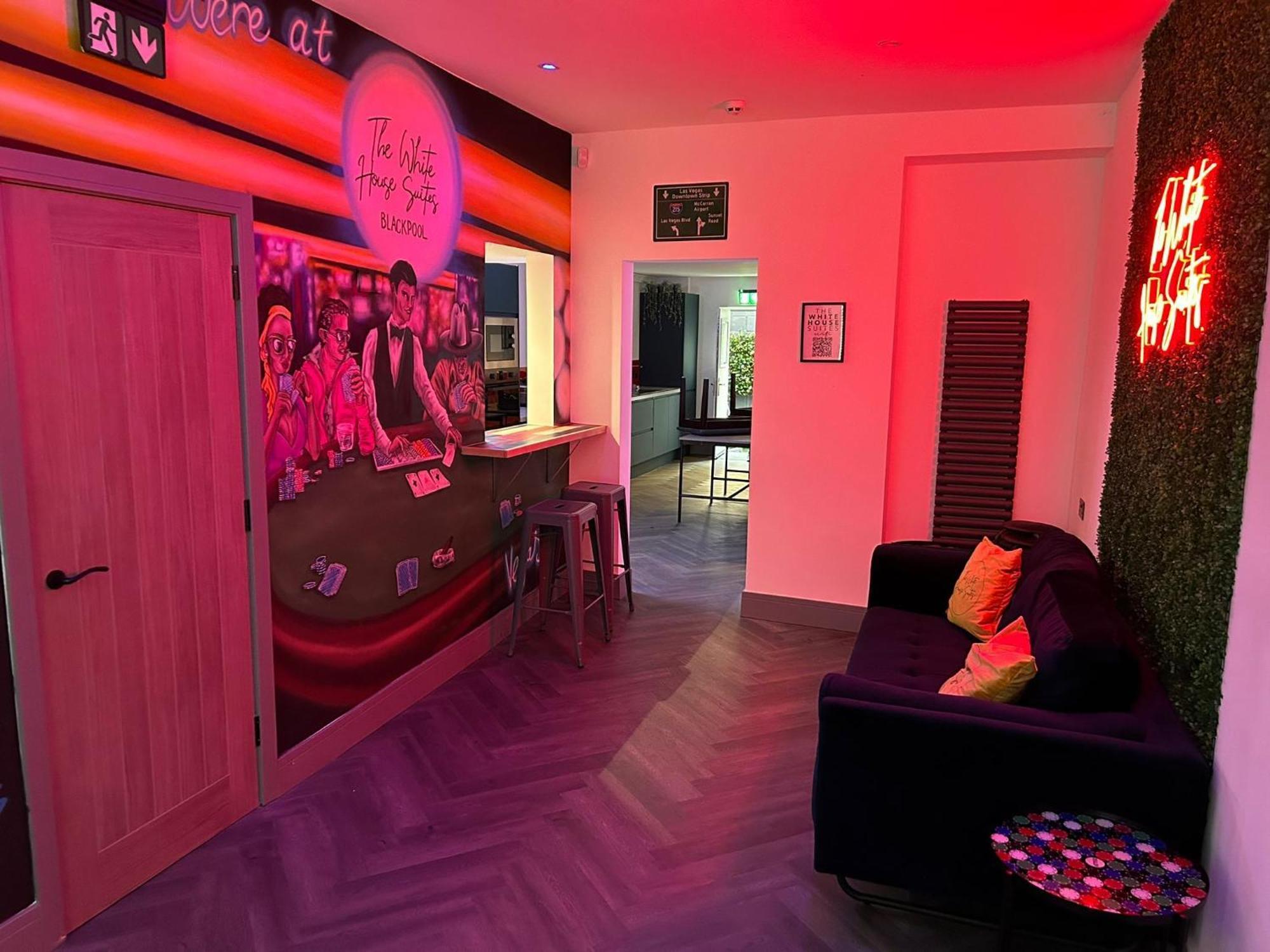 The White House Vegas Suites Blackpool Exterior photo